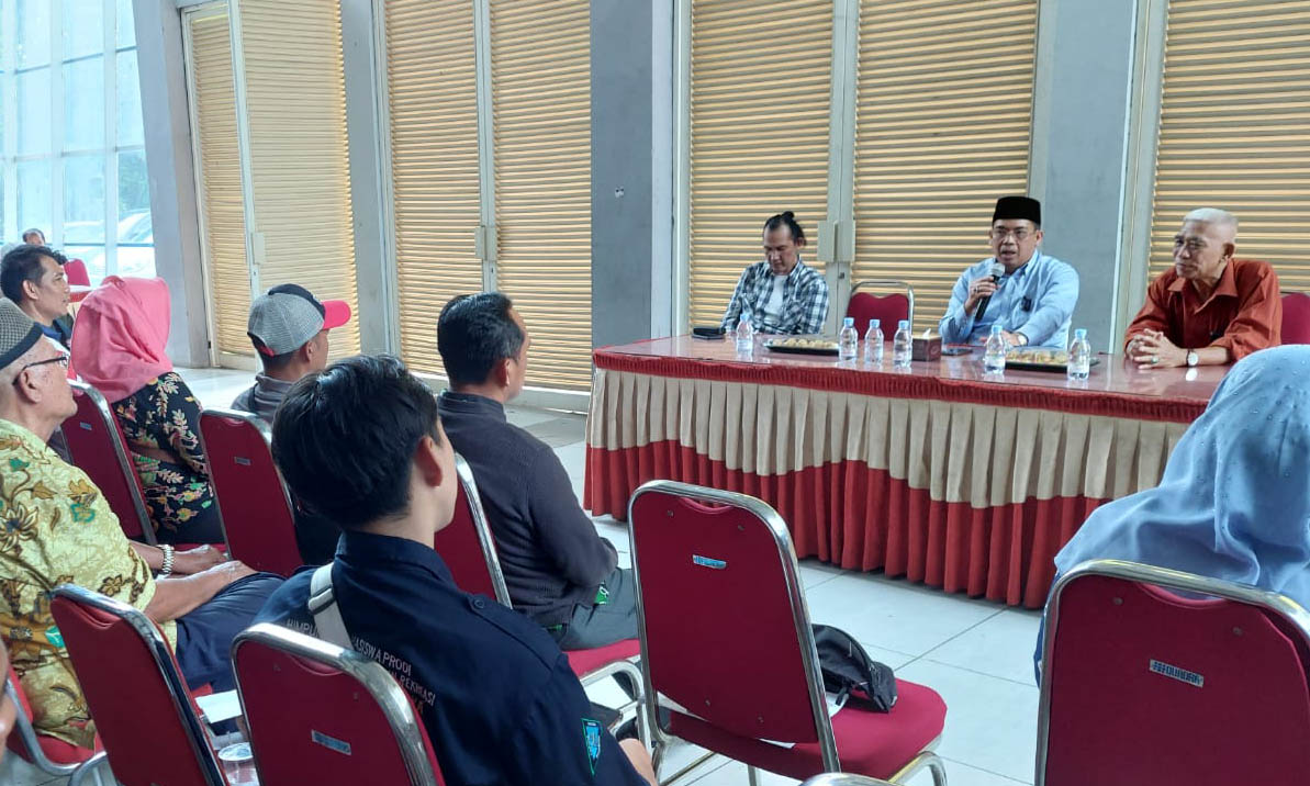 URUN REMBUK: Dokter Aminuddin, Wali Kota Probolinggo terpilih yang ikut hadir saat proses penyempuranaan Pra Musorkot 2025 KONI, Jumat (31/1).