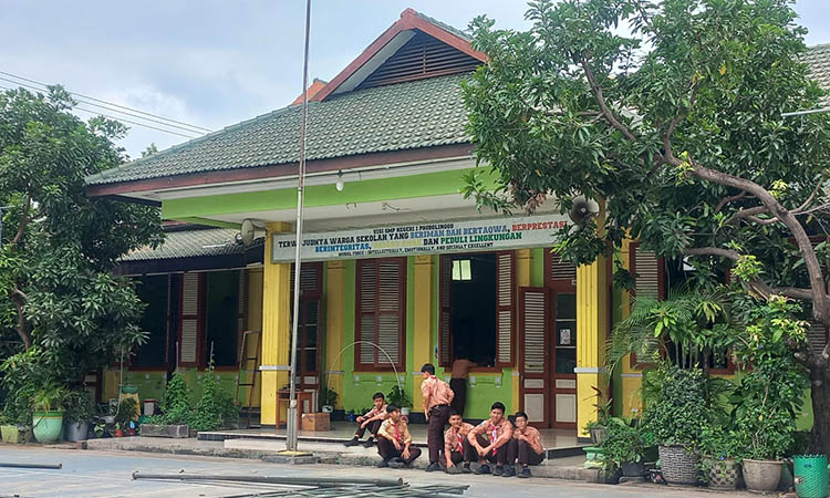 KINI: Ruang kelas 9.4, 9.5, 9.6 dan 9.7 SMP Negeri 1 Kota Probolinggo tampak depan. Bangunan tersebut merupakan salah satu peninggalan sejarah.