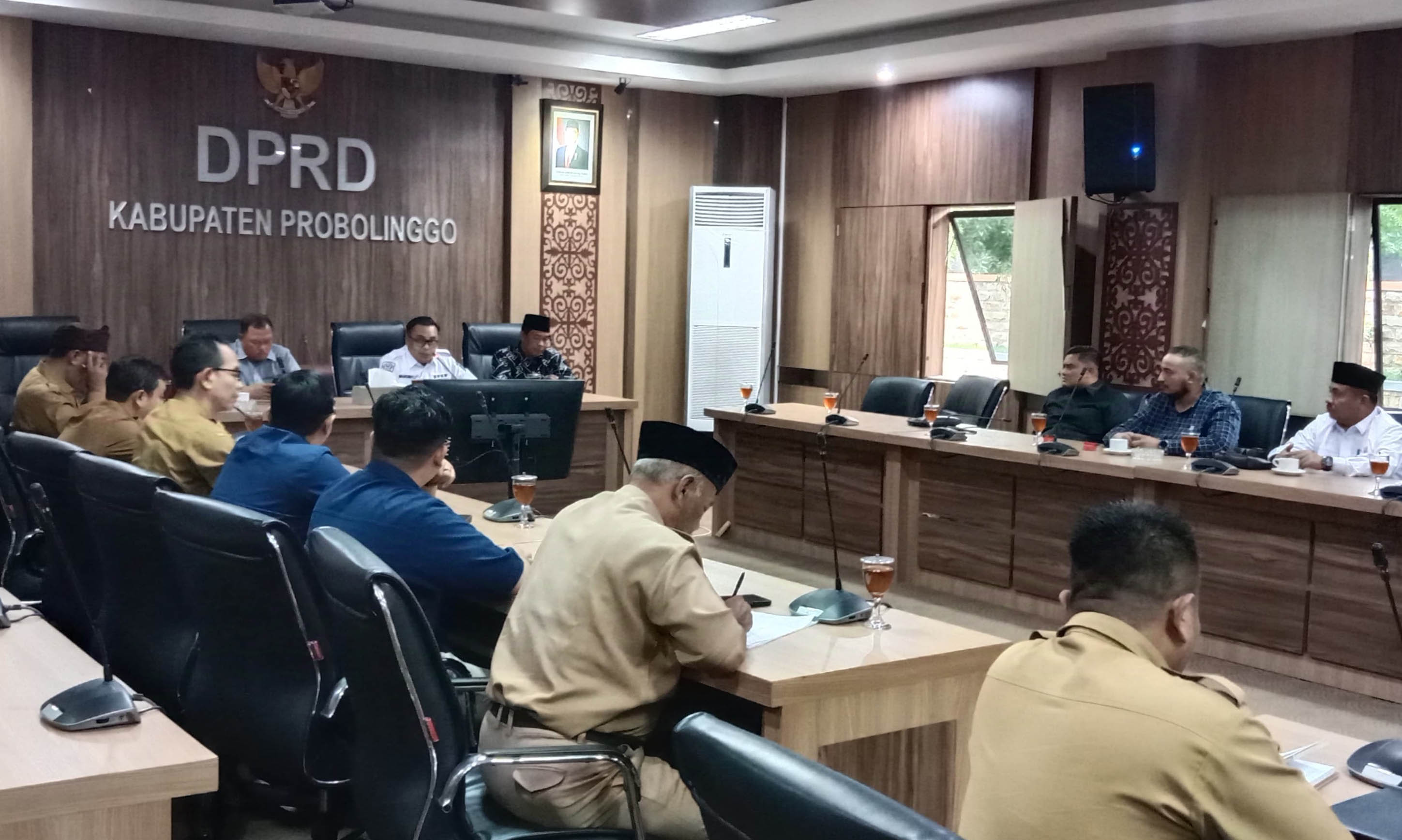 Panja pupuk subsidi saat rapat bersama instansi terkait untuk mengawasi distribusi pupuk.