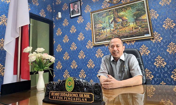 Ketua Pengadilan Negeri Bangil Benny Sudarsono menekankan soliditas dalam lembaga peradilan yang dipimpinnya.