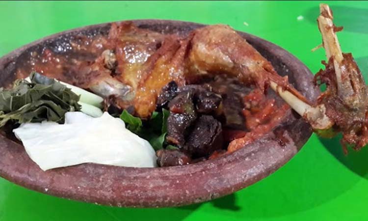 Menu bebek goreng Persipro. (Istimewa)
