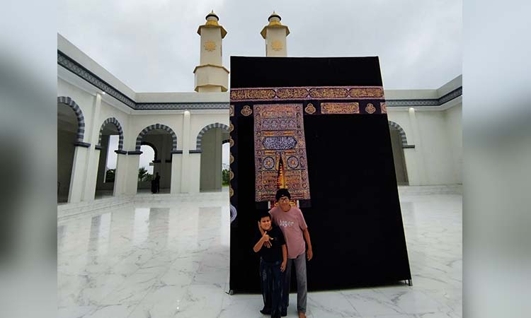 SUDAH BANYAK DIKUNJUNGI: Meski wisata kawasan Makkah belum resmi dibuka, namun saat ini sudah banyak wisatawan yang berkunjung. (Muhammad Fahmi/ Radar Bromo)