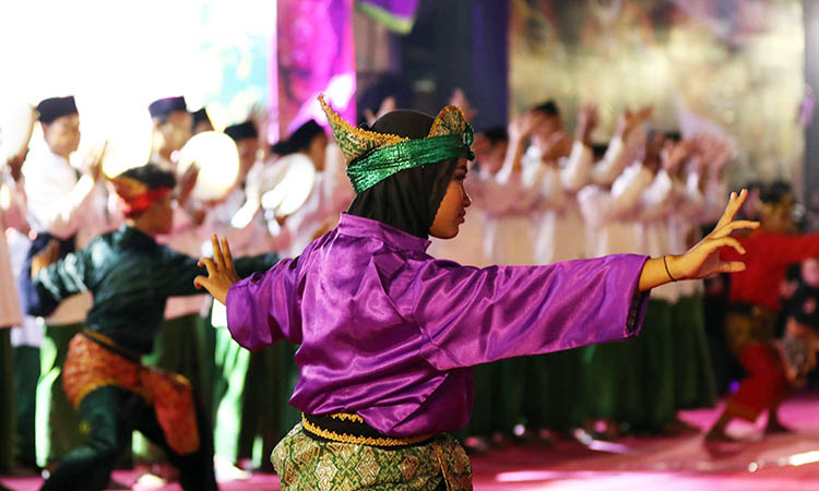 KESENIAN: Pertunjukan pencak silat Mancilan saat pagelaran pawai budaya seni Kota Pasuruan beberapa waktu lalu.
