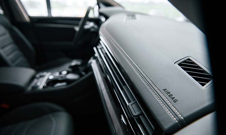 Ilustrasi interior mobil.