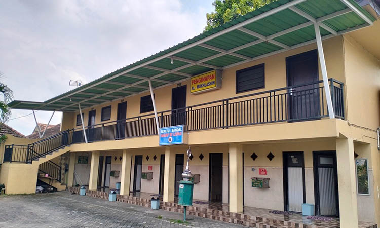 MENGINAP: Bangunan penginapan yang disediakan bagi jemaah yang datang ke masjid setempat.