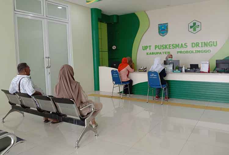 BEROPERASI: Puskesmas Dringu telah resmi diberoperasikan. Dalam sepekan, telah melayani ratusan pasien.
