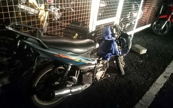 Kondisi Yamaha Jupiter yang ringsek usai diseruduk truk di Bangil, Kabupaten Pasuruan.