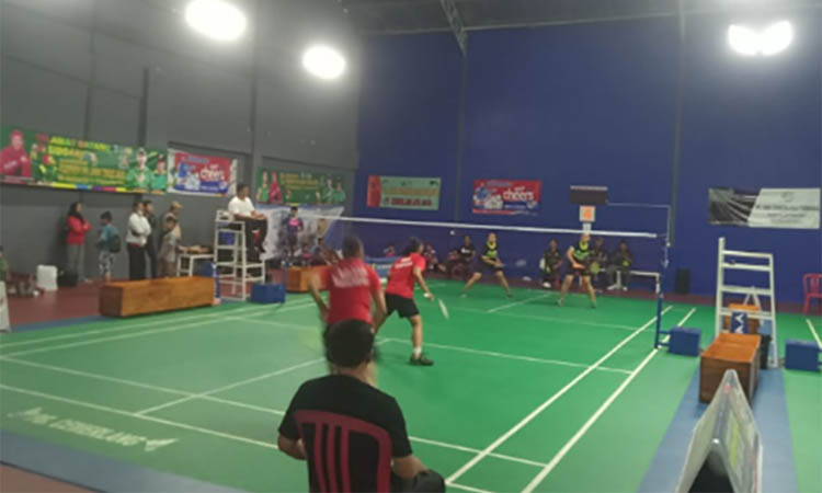 PROYEKSI: Atlet badminton Kabupaten Pasuruan dalam sebuah kejuaraan. KONI Kabupaten Pasuruan mulai menyiapkan daftar atlet untuk diikutkan Porprov XI Jatim.