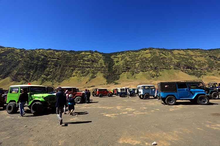 RAMAI: Sejumlah warga berwisata ke kawasan Gunung Bromo, beberapa waktu lalu.