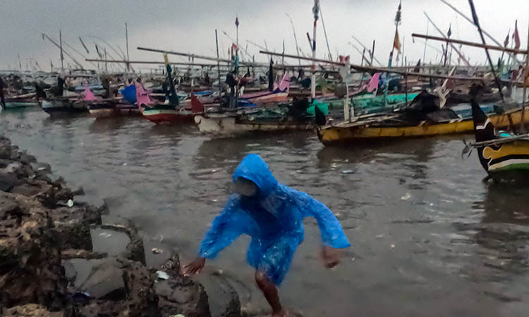 KENCANG: Masa pancaroba rentan akan terjadinya bencana. BMKG mengingatkan agar masyarakat tetap waspada.