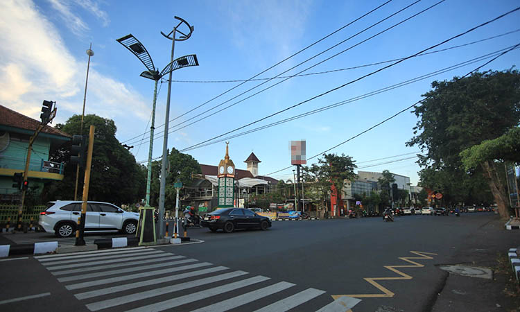 MENAWAN: Wajah Kota Probolinggo yang berada di salah satu sudut Jalan Panglima Sudirman. Nama Probolinggo sendiri, memiliki sejarah yang panjang.