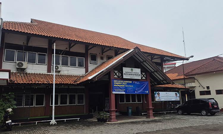 AKAN DIREHAB: Kantor Dinas PUPR Kota Pasuruan yang akan direhab tahun ini. Perbaikan itu dibutuhkan, seiring dengan kondisinya yang mengalami kerusakan.
