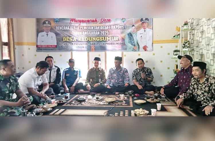 RAPAT: Pemerintah Desa Kedungsumur menggelar rapat rencana kerja pembangunan desa RKPDes Tahun 2025.