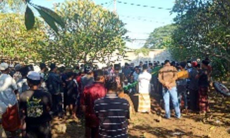 DIMAKAMKAN: Kondisi pemakaman salah satu korban pesta miras di Desa Temenggungan, Kecamatan Krejengan.