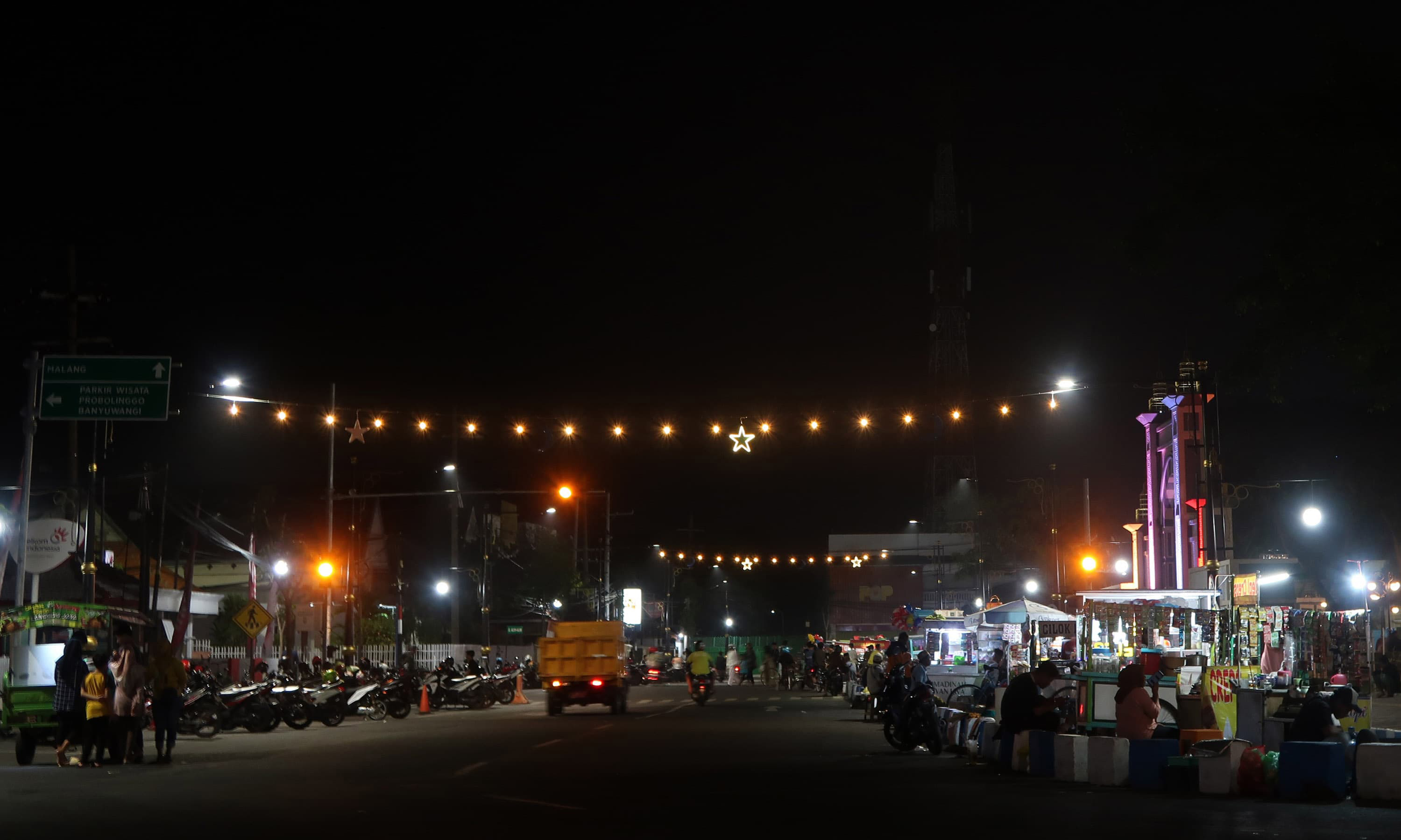 PANTAU: Salah satu kawasan publik yang ada di Kota Pasuruan. Beberapa CCTV dipasang di Kota Pasuruan, dan masyarakat bisa ikut melakukan pemantauan melalui E-CCTV.