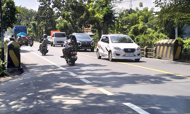 RAWAN: Jembatan pantura Desa Klaseman, Kecamatan Gending TKP penjambretan gelang yang dialami oleh Maryati Ningsih.