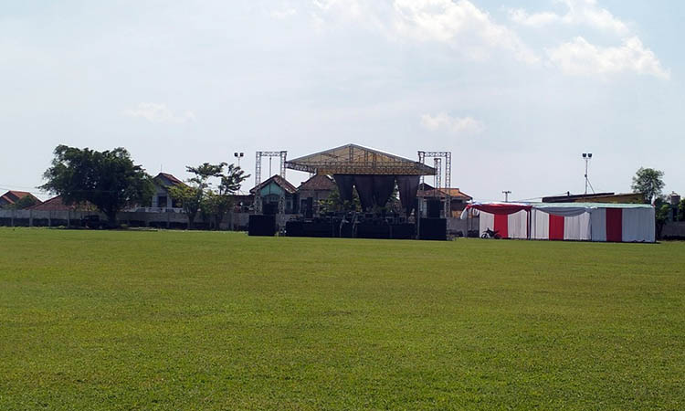 BAKAL DIPERMAK: Stadion Plumbon Pandaan yang bakal dipermak. Pemkab menyiapkan pembuatan DED tahun ini.