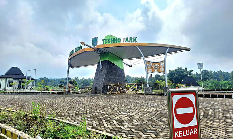 BELUM FUNGSI: Keberadaan AATP yang hingga kini belum dioperasionalkan. Keberadaan AATP tersebut, diyakini memiliki potensi untuk menopang sektor wisata di Kabupaten Pasuruan.