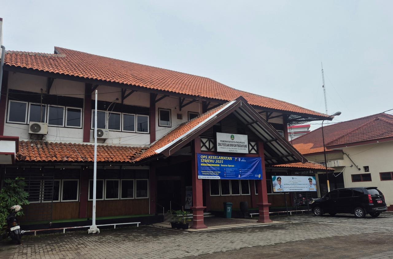 DIREHAB: Kantor Dinas PUPR Kota Pasuruan di Jalan Pahlawan yang akan direhab tahun ini. Dana Rp 1,4 miliar dialokasikan, untuk perbaikan gedung tersebut.