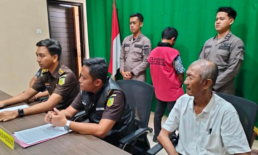 BARU SATU ORANG: Kejari Kabupaten Probolinggo menetapkan AW, warga Maron Kidul, Kecamatan Maron, sebagai tersangka dugaan korupsi pembangunan gedung SMPI Ulul Albab.