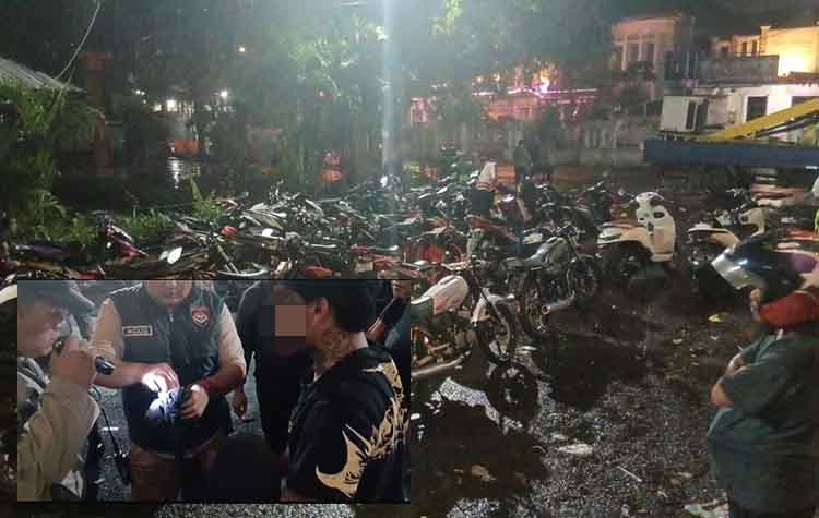 DIAMANKAN: Puluhan motor remaja dan pemuda diamankan ke Mapolres Probolinggo Kota. Serta, DAZ yang diamankan karena membawa 50 klip pil Dextro di Museum Probolinggo, Sabtu (25/5) malam.