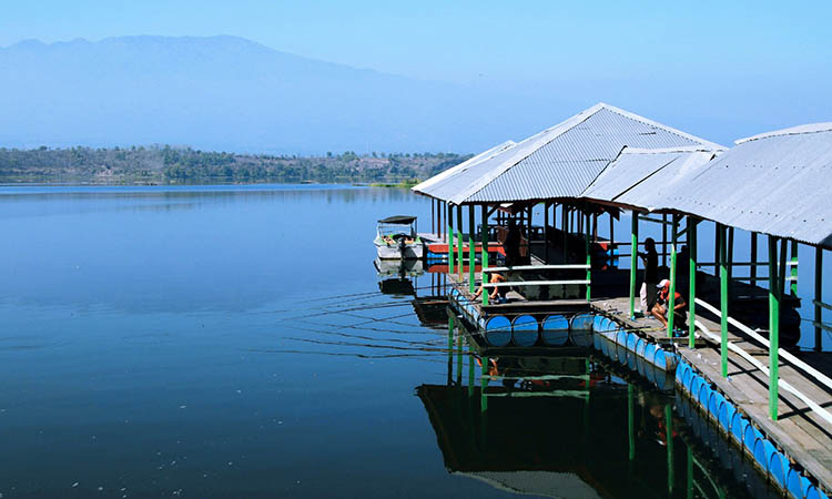 EKSOTIK: Ranu Grati yang menjadi salah satu destinasi wisata unggulan Kabupaten Pasuruan. Selain Ranu Grati, ada Banyubiru dan Gerbang Wisata Baledono yang juga menjadi penyumbang PAD untuk daerah.