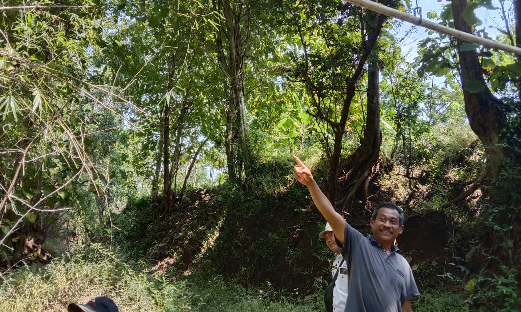 AMAN: Perangkat Desa Tigasan Wetan menujukkan pembangunan saluran air gantung dari Dusun Pasar Arah ke Dusun Gonggo.
