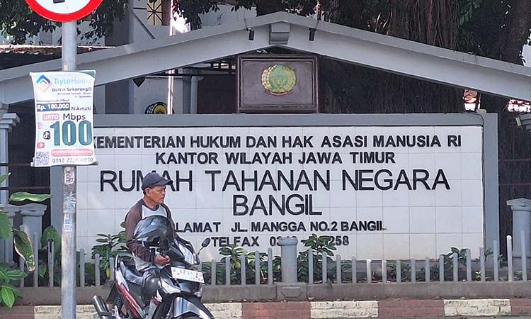 Rutan Bangil saat dipotret dari depan.