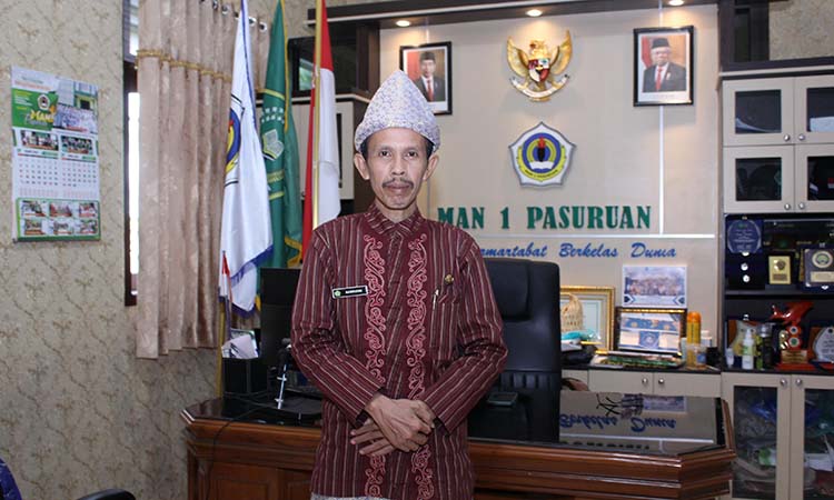 Nasrudin, S.Pd.,M.Si.Kepala Man 1 Pasuruan.