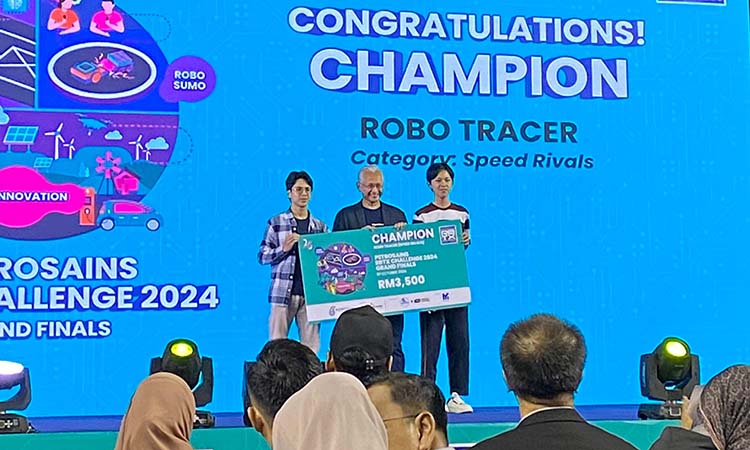 INTERNASIONAL: Siswa MAN 1 Pasuruan yang meraih juara 1 di RBTX Petronas Malaysia Kuala Lumpur 27 Oktober 2024.