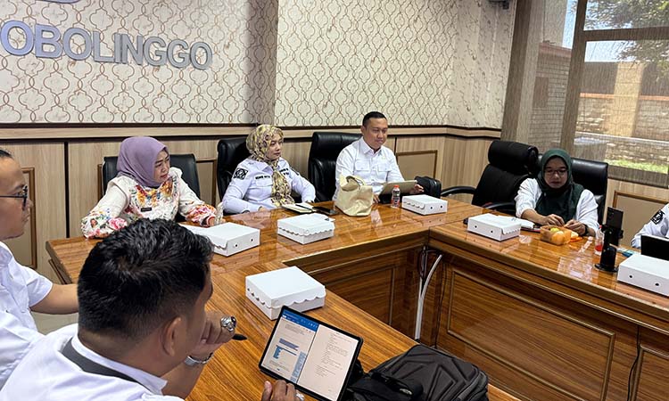 BAHAS: Terlihat Komisi IV membahas tentang dua Rancangan Peraturan Daerah (Raperda) inisiatif tengah digodok oleh DPRD Kabupaten Probolinggo tahun ini