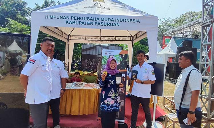 (03)	RUTIN: Partisipasi aktif dalam kegiatan bazar UMKM oleh Dinas Koperasi Kabupaten Pasuruan tahun 2024.