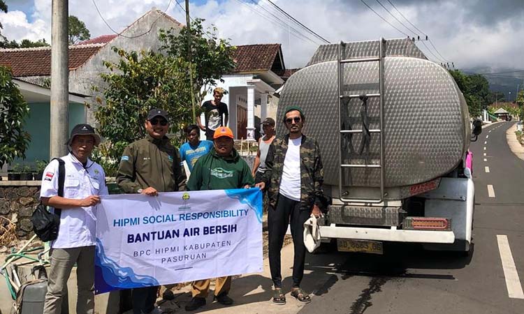 (07)	TANGGUNG JAWAB SOSIAL: Kegiatan social responsibility dengan  memberikan bantuan air bersih untuk masyarakat yang kekurangan di Kabupaten Pasuruan tahun 2024.