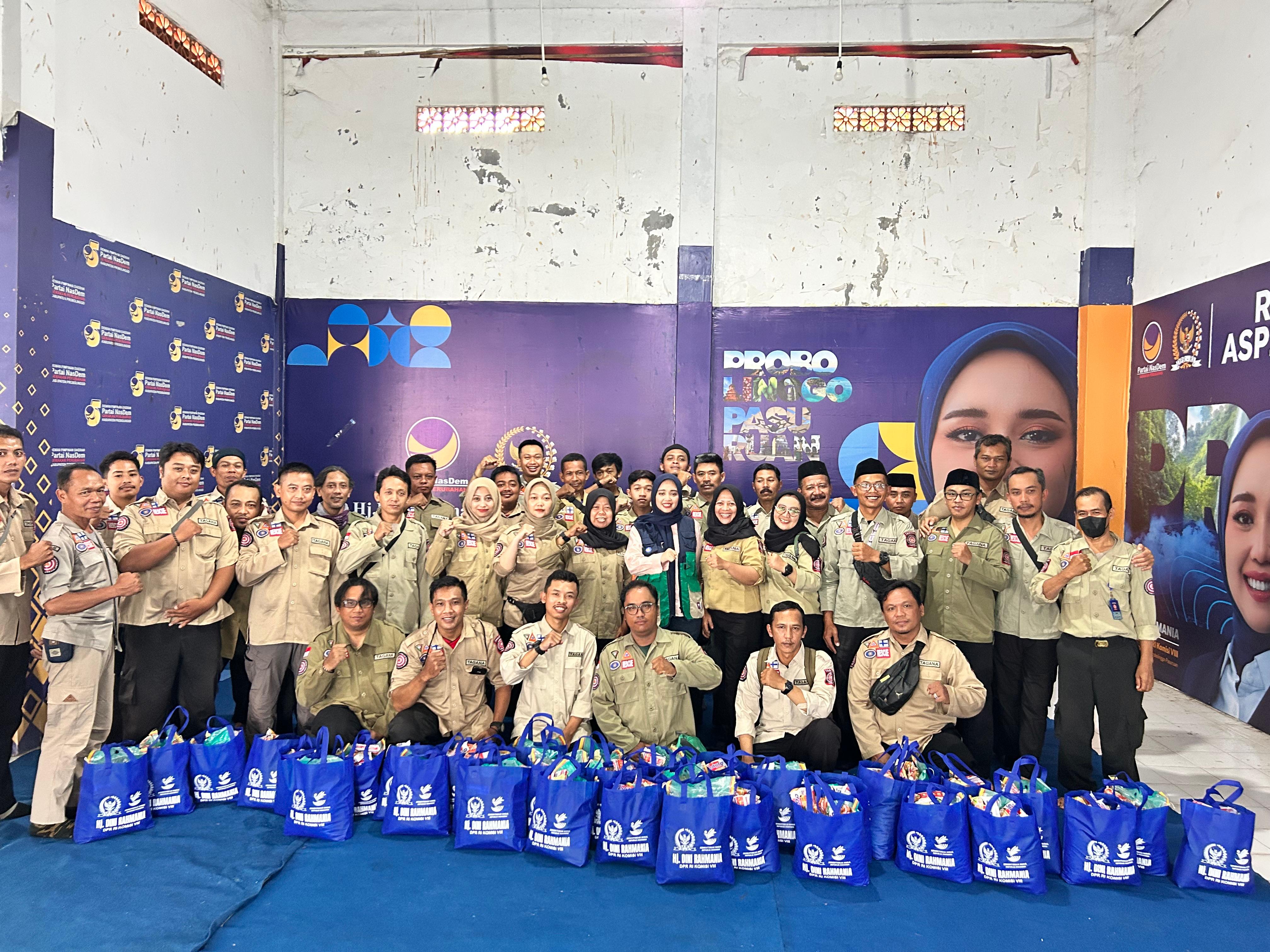 SIAGA: Dini Rahmania bersama Taruna Siaga Bencana (TAGANA) Kabupaten Probolinggo.