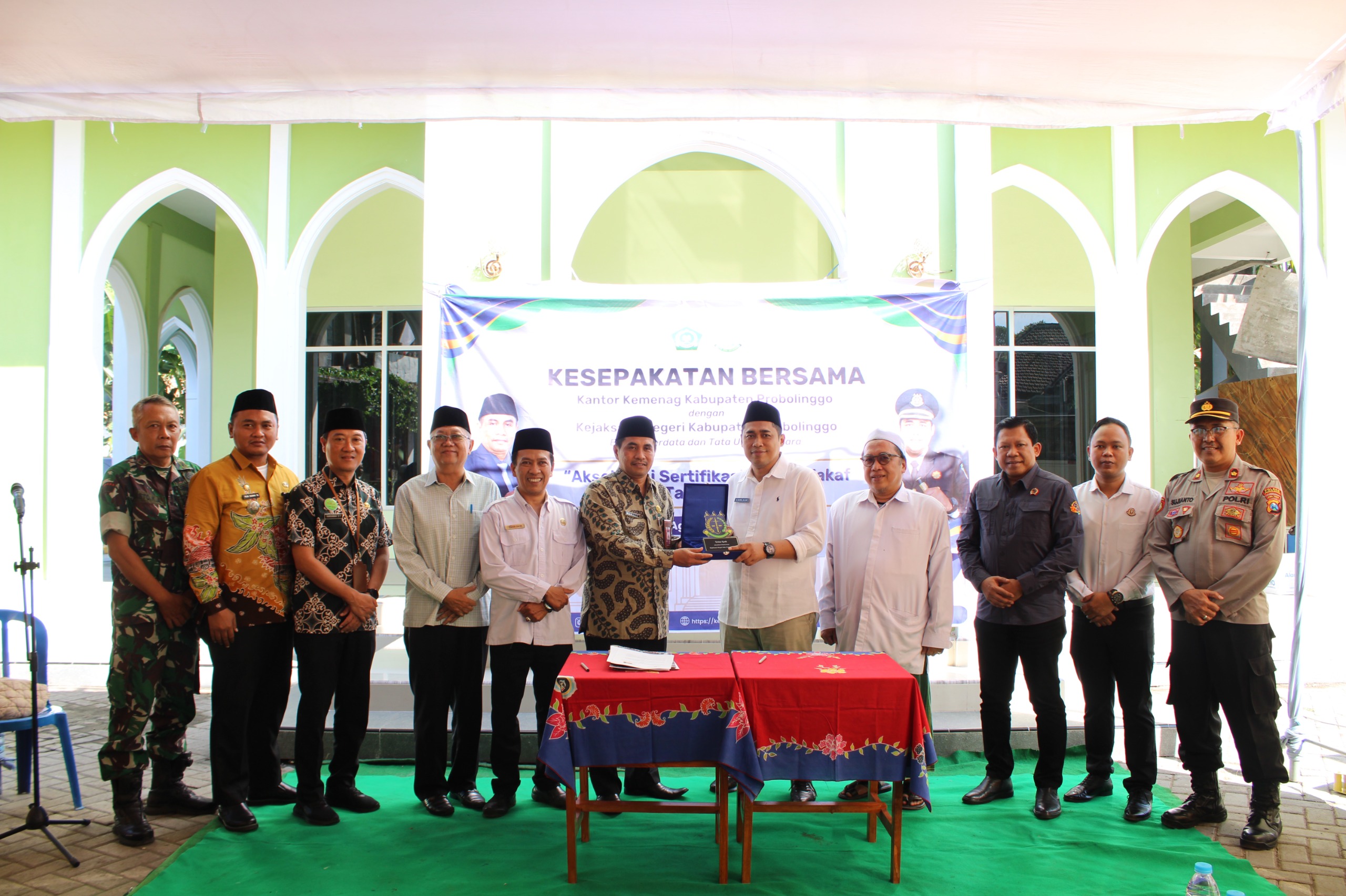 KESEPAKATAN : Kejari Kabupaten Probolinggo melaksanakan kesepakatan dengan instansi terkait, dalam pelaksanaan jaksa peduli tanah wakaf.