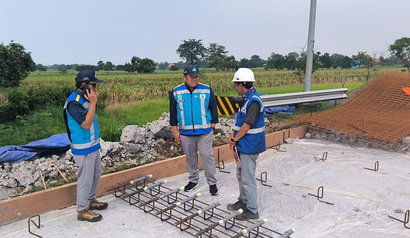 RAWAT: Pemeliharaan berkala jalan tol yang ditujukan untuk memastikan kondisinya dalam keadaan baik.