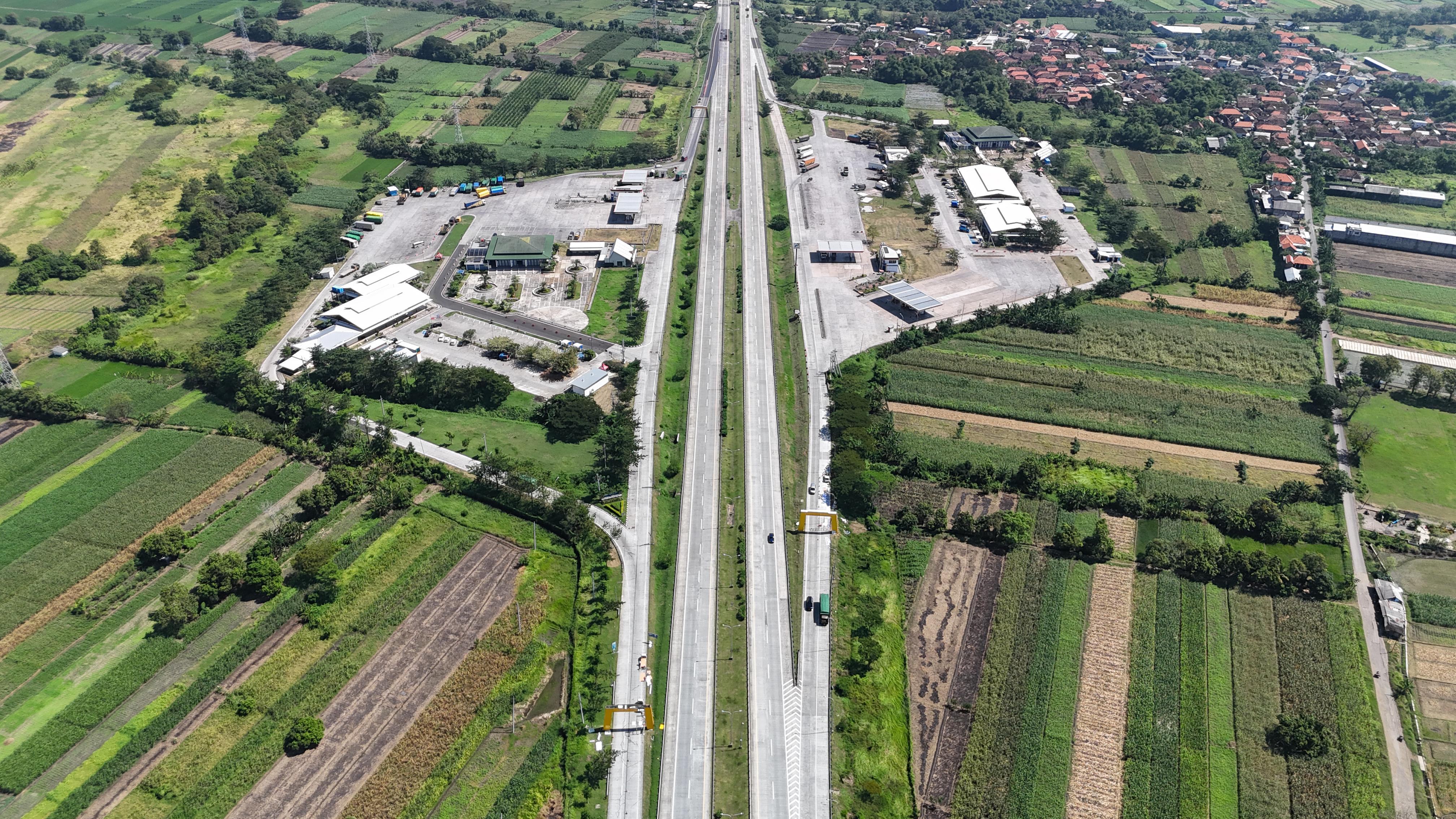 Rest Area Tol Gempol-Pasuruan saat dipotret dari udara.