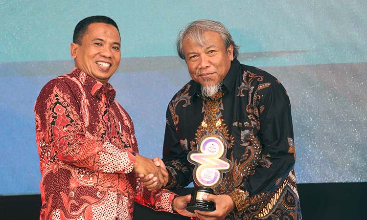 Perwakilan Jasamarga Pandaan Tol saat menerima RBA 2025.