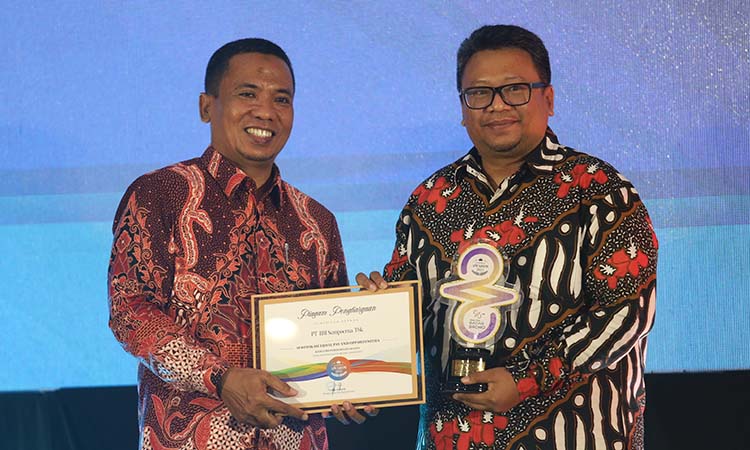 Perwakilan PT HM Sampoerna saat menerima RBA 2025.