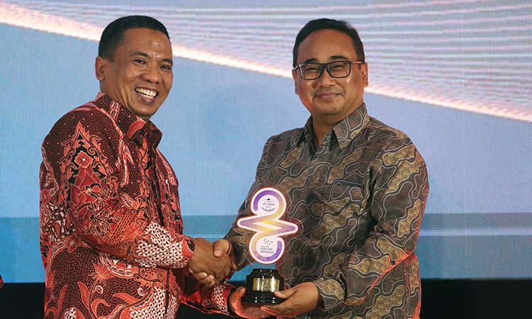 Perwakilan PT Sasa Inti saat menerima RBA 2025.