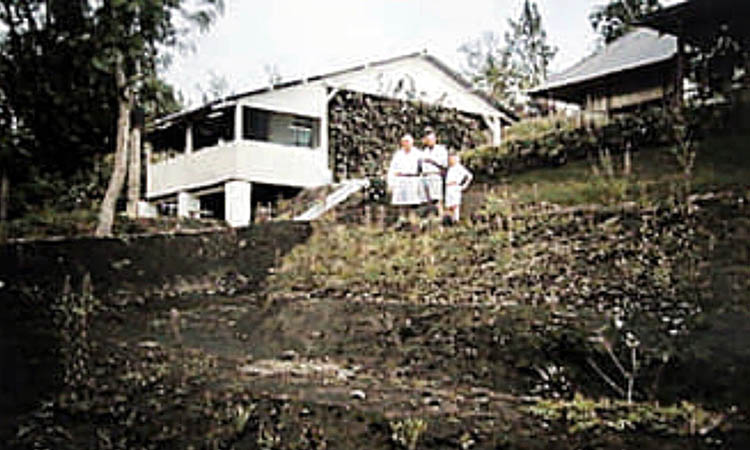 DULU: Suasana pabrik dan perkebunan kopi Ayer Dingin tahun 1935 saat dimiliki oleh Ross Tayllor and Co.