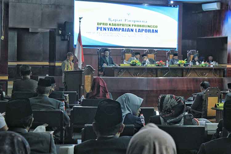 RAPAT: Agenda Paripurna tentang KUA PPAS Perubahan APBD Tahun Anggaran 2025 dihadiri Forkopimka, kepala OPD, dan camat se-Kabupaten Probolinggo.