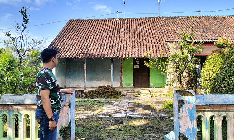 KUNO: Salah satu bangunan rumah kuno yang berada di Klojen, Desa Martopuro, Kecamatan Purwosari, Kabupaten Pasuruan. Ada delapan rumah yang bangunannya merupakan peninggalan Belanda.