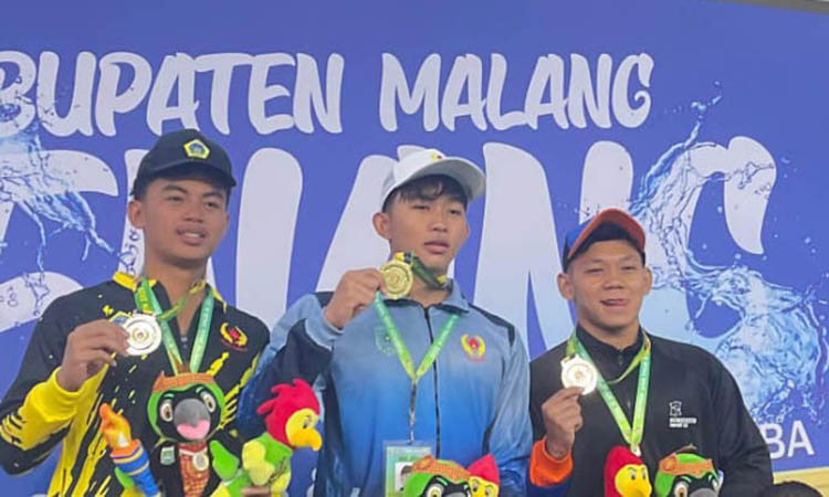 PECAH REKOR: Atlet aquatik Kota Probolinggo Rafasya Aysar Echy Vaniko, yang berhasil meraih dua emas saat Porprov IX jatim lalu. Pemberian reward atlet direalisasikan tahun d