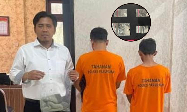 TAK BERKUTIK: Dua tersangka pengedar SS yang sudah diamankan. Inset, barang bukti yang disita dari keduanya.