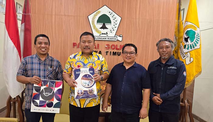 Ali Muthfi bersama Jawa Pos Radar Bromo dan Radar Malang.