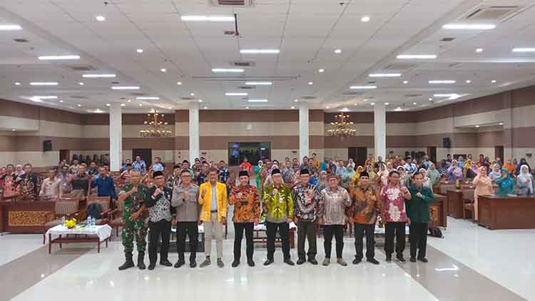SINERGI: Bupati Probolinggo dr. Mohammad Haris bersama para undangan Musrenbang RPJMD Kabupaten Probolinggo Tahun 2025-2029.