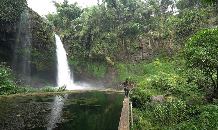 EKSOTIK: Air terjun Dewi Rengganis yang memiliki pemandangan menawan. Keberadaan air terjun tersebut, disebut-sebut menjadi tempat pelarian Putri Raja Brawijaya, Dewi Rengganis.