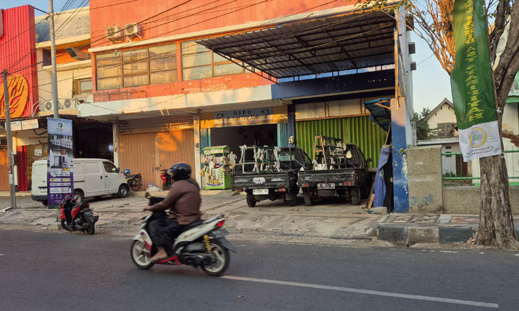 JADI RUKO: Deretan bangunan toko yang berada di Jalan Diponegoro Kota Pasuruan. Dahulu, kawasan tersebut disebut-sebut merupakan kantor PBNU di Pasuruan.