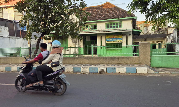 SEJARAH: Kondisi bangunan rumah yang sempat dihuni Ketua Tanfidziyah PBNU, HM Dachlan. Rumah tersebut kini disebut-sebut tak berpenghuni.